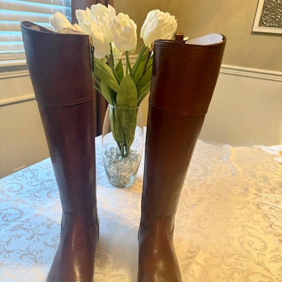 Tory Burch Kiernan boot  New with out Box Size 7.5 - Picture 6 of 11